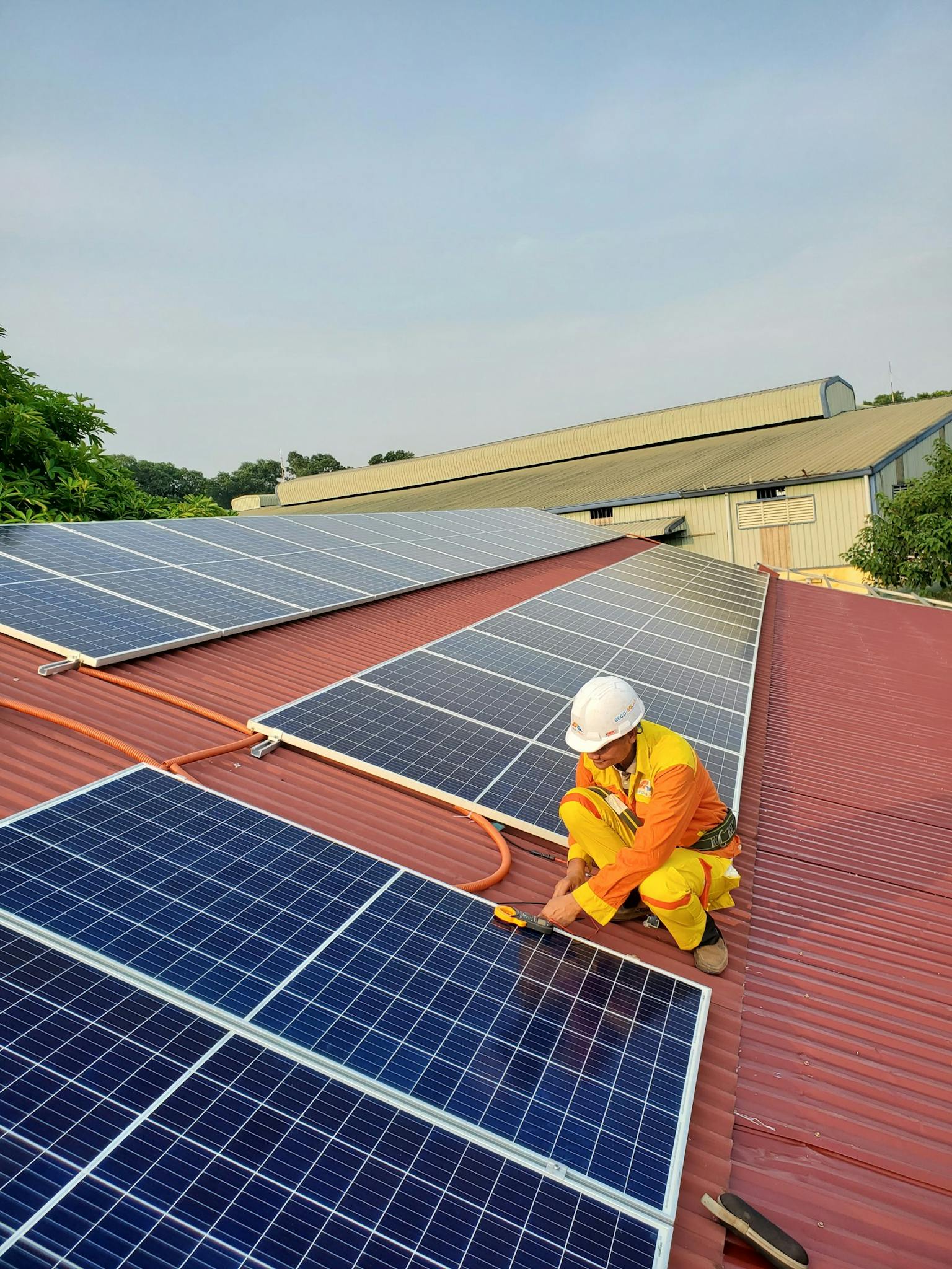 Solar Rooftop Installation for Homes & Businesses installation work